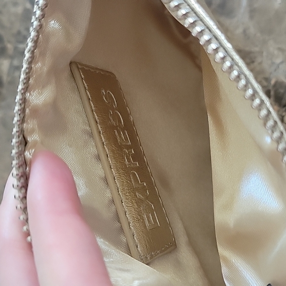 2 Express Gold Wristlets - Picture 10 of 12